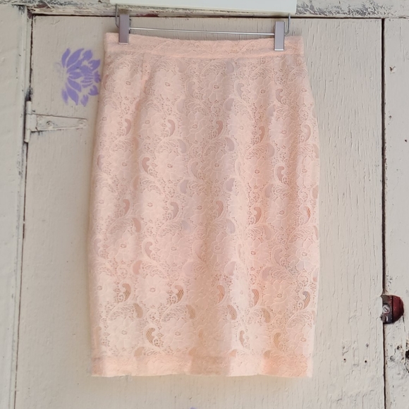 Lace Pencil Skirt - Picture 2 of 9